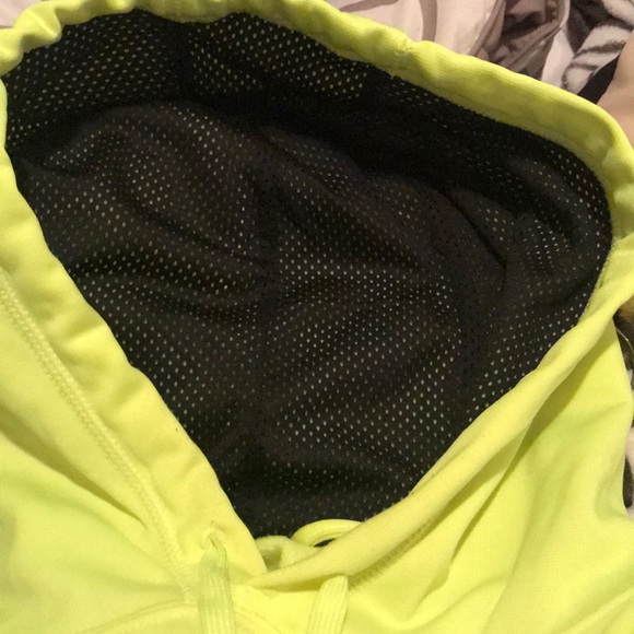 Men’s Therma-fit lime green Nike sweater - Picture 7 of 7